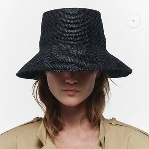 JANESSA LEONÉ Felix straw bucket hat black Small